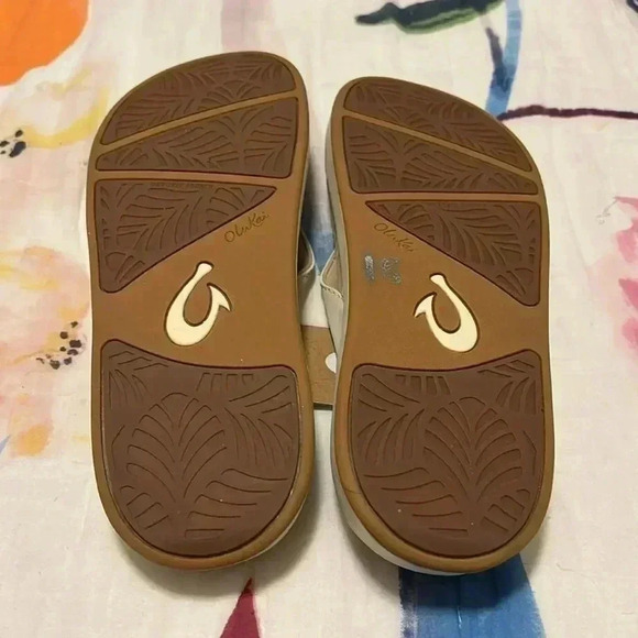 OluKai Nu’a Pi’o Sandals in Wai Camo - Picture 3 of 5